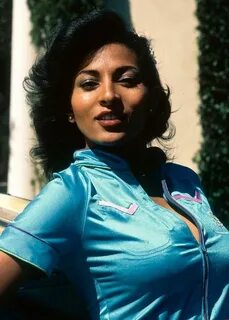 Pam Grier: 20 Photos of Beautiful Actress in the 1970s in 20