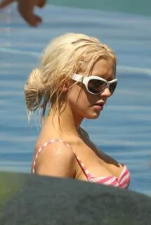 Christina Aguilera Christina aguilera bikini, Christina agui