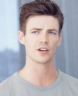 Grant Gustin at SDCC 2017 Grant gustin hair, Grant gustin, T