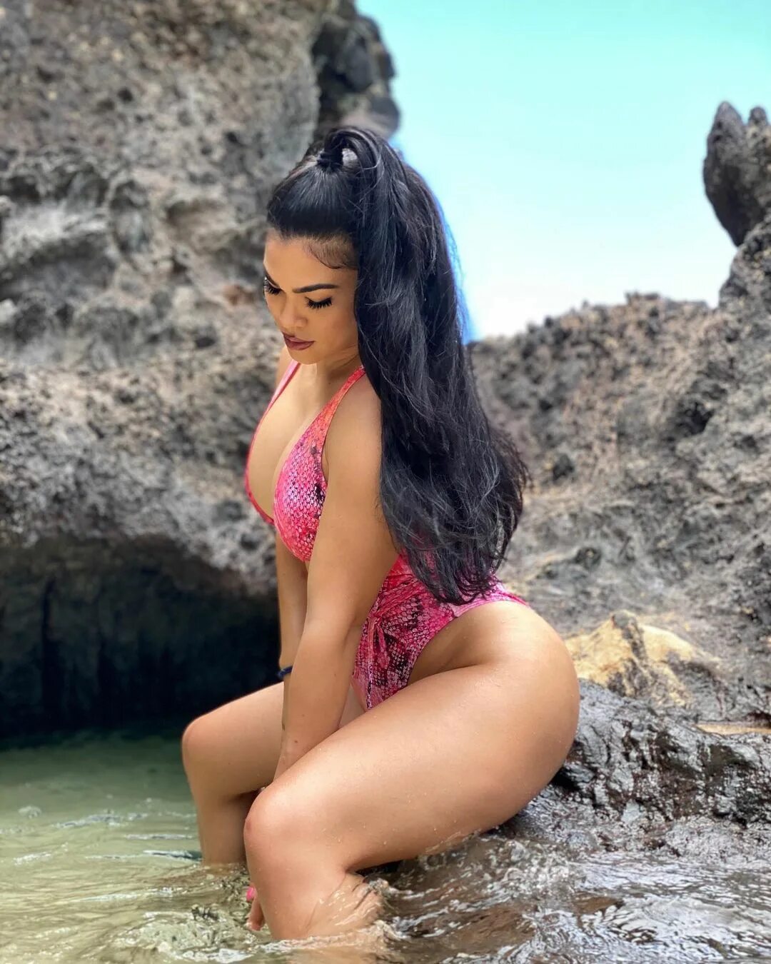 Rachael Ostovich (@rachaelostovich) • Instagram photos and videos.