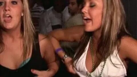 Happy Girls Flashing! - Porn Gif with source - GIFSAUCE