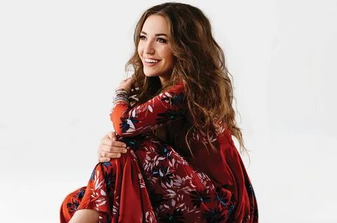 Lauren Daigle on Her BBMAs Nominations: 'I Was Shocked!' Bil