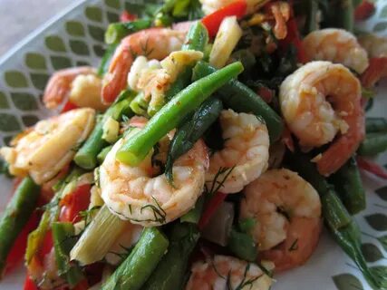 jumping the queue: garlicky stir-fried shrimp & green beans 