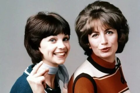 Laverne & Shirley' Stars Penny Marshall + Cindy Williams to 