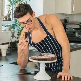 There's A Topless Baker On Instagram And Honestly I'm Starvi