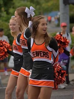 Beavers High School Cheerleaders in the Labor Day parade Sco