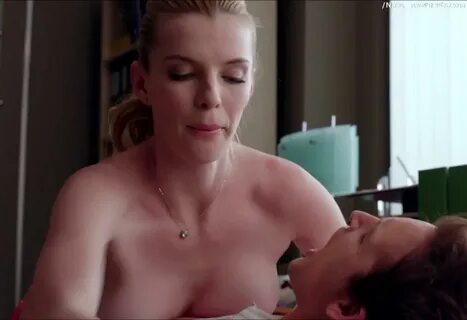 Betty Gilpin Topless To Be Called Names On Nurse Jackie - Ph