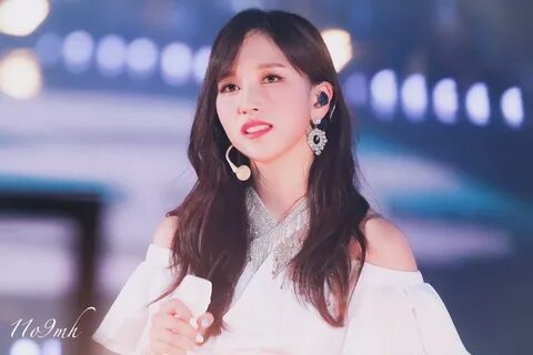 Appearing at TWICE Concert, JYP Entertainment Updates Mina's