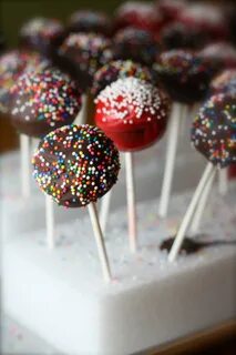 Cake Pops on the Cake (72 photos)