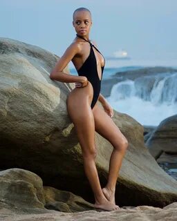 LOOK: Ntando Duma shows off sexy body in a swimsuit - Africa