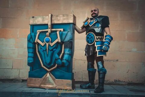 Braum Cosplay posted by John Simpson