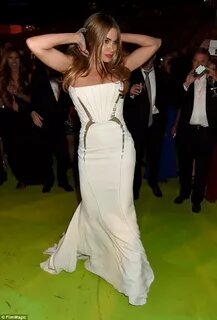 Insiden Nip Slip Sofia Vergara di Pesta Emmy Awards 2014 www