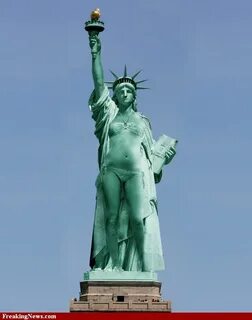 Statue of Liberty in a Bikini Patung liberty