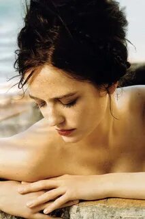 I was going to post 33 pics in honor of Eva Green's 33 years