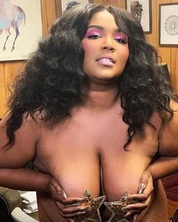 Lizzo Nude Fat Ass & Boobs - 2021 Pics & LEAKED Porn Video