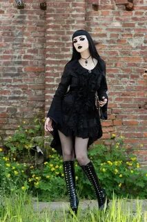 Model, MUA: Obsidian Kerttu Coat: Jawbreaker Photo: John Wol