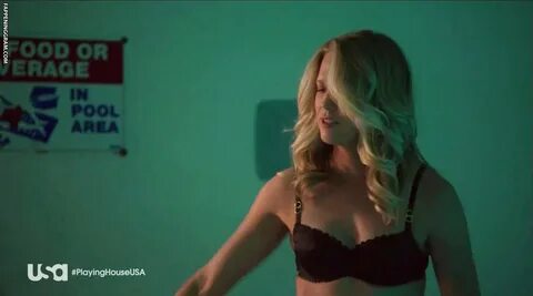 Jessica St. Clair Nude The Fappening - FappeningGram