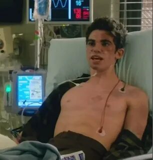 Picture of Cameron Boyce in Code Black, episode: Love Hurts 