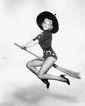 Sexy Witches: Vintage Halloween Pin-Up Girls - Flashbak