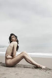 0810235419680_36_Kendall-Jenner-Nude-TheFappeningBlog.com-37