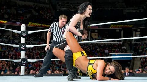 WWE Deutschland - Komplettes Match: Paige vs. Nikki Bella, W