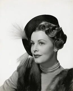 1940s Arlene Dahl so elegant Arlene dahl, Vintage hairstyles