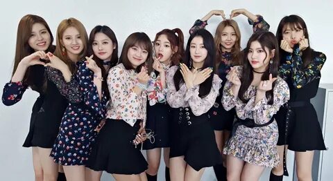 GUGUDAN Thank Fans' Support With Adorable Group Photos! Dail