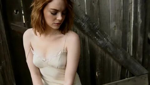 Emma Stone Sexy Side-Boob and naked, OOPS . Doogleburger