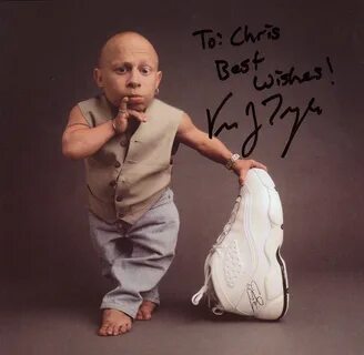 Verne Troyer Mini Me Austin Powers Signed in Washington DC. 