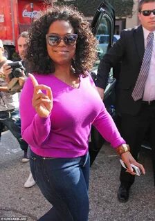 HollyNolly: Hot pink! Oprah Winfrey shows off new slimmer fi