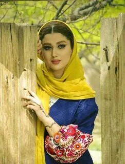 Pin by Kumari De Alwis on АВАТАРКИ Iranian women fashion, Pe