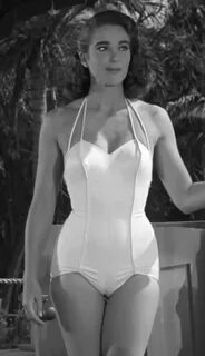 Julie Adams versus Jane Greer (Retro) Female Celebrity Boxin