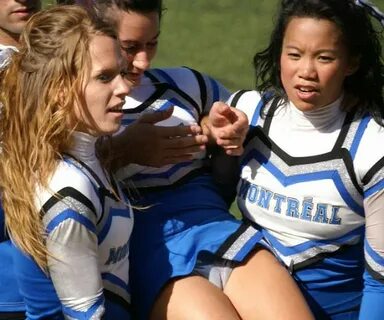 Cheerleader accidental nudity 