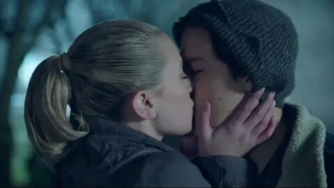 Archie & Bughead - Kiss Me - YouTube