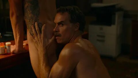 Lukas Gage and Murray Bartlett rimming in 'The White Lotus' 