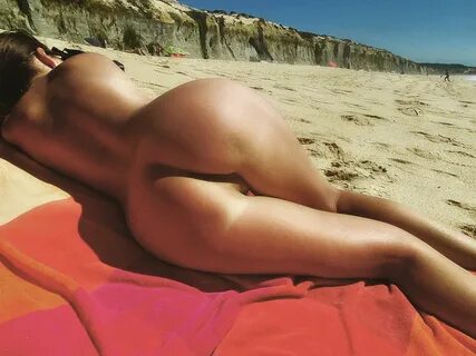 Голые попы девушек на пляже частное (60 фото) - бесплатные п