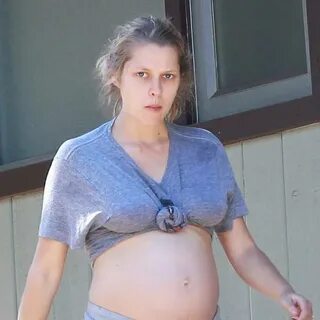 Teresa Palmer Pulls Out a Fat Boob and Breastfeeds One Lucky