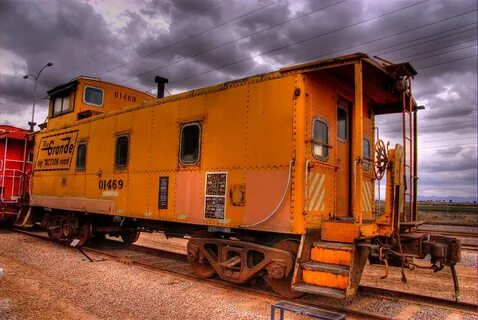 Rio Grande Yellow Caboose Railfanning at the Arizona Railw. 