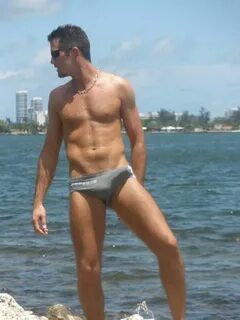 sagitariogay on Twitter: "#beach #bulge #boner @GBulges @Hop