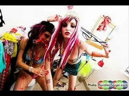 Trashy Life (Audrey Kitching & Zui Suicide) - Toxic - YouTub