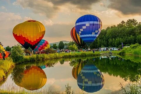 File:Stoweflake Balloon Festival 2014 (14730101364).jpg - Wi