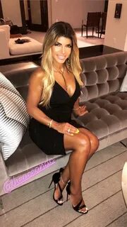 Teresa Giudice Feet (2 images) - celebrity-feet.com