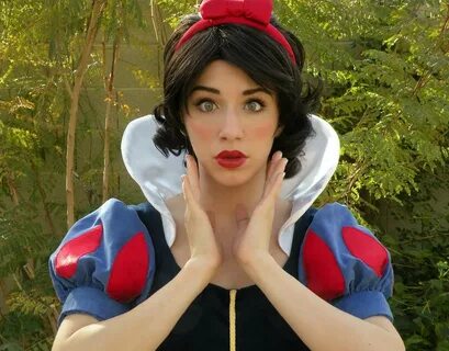 Snow White Cosplay by AmberSkies Cosplay