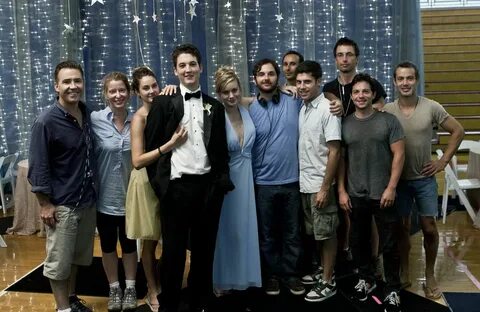 The cast and crew of The Spectacular Now pose on the prom se