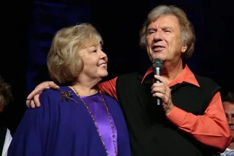 Bill & Gloria Gaither - GetSongBPM