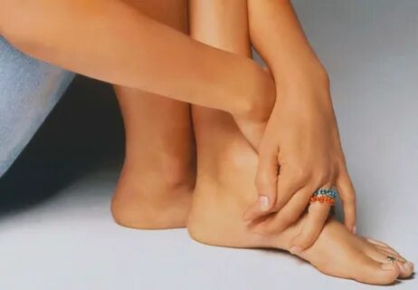 Jessica Alba Barefoot - Celebrity Feet Pics