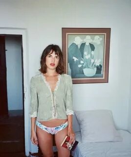 49 hot photos of Jeanne Damas will make you jump for joy