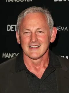 Poze Victor Garber - Actor - Poza 19 din 37 - CineMagia.ro