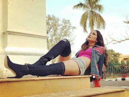 These Hina Khan photos that will make you drool for her
