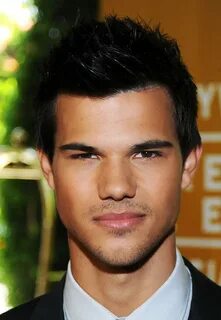 Pics Of Taylor Lautner / Taylor Lautner: Age, Wiki, Photos, 